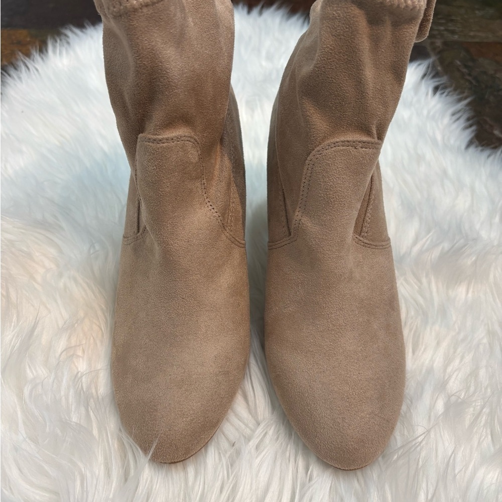 Express Women's Tan Faux Suede Block Heeled Ankle Sock Bootie Boho Boots size 8